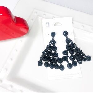 🌷NEW Black Chandelier Earrings